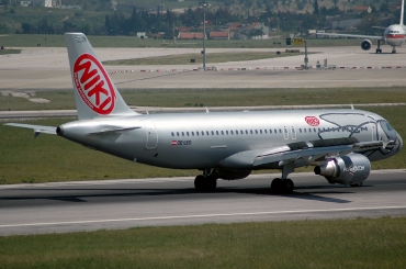 OE-LEO (2668) 2006 Airbus A320-214
