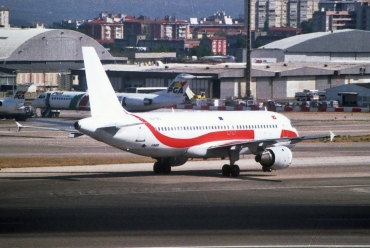 CS-TNC (234) 1991 Airbus A320-211