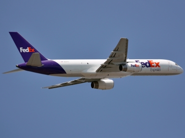 N913FD (24017) 1988 Boeing 757-28A(SF)