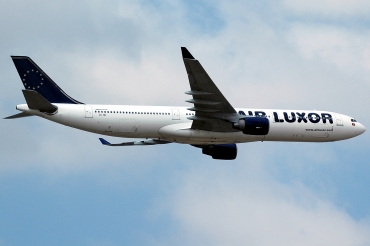CS-TQF  (087) 1995 Airbus A330-322