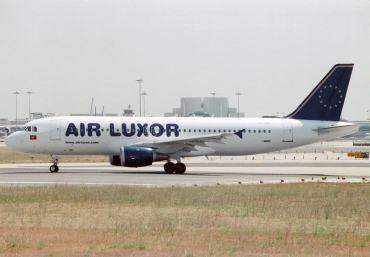 CS-TQG (022) 1988 Airbus A320-211
