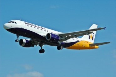 G-OZBK (1370) 2000 Airbus A320-214