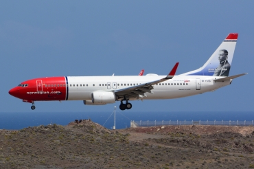 EI-FVS (42087) 2017 Boeing 737-8JP WL
