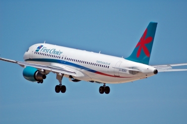 G-OOAU (1637) 2001 Airbus A320-214