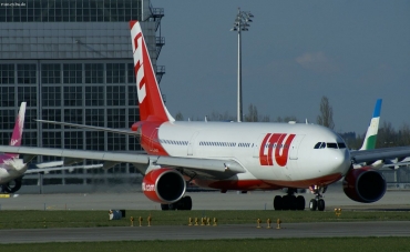 D-ALPA (403) 2001 Airbus A330-223