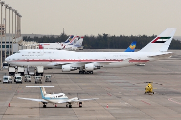 A6-COM (25074) 1991 Boeing 747-433(M)