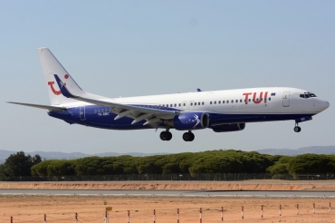 YR-BMC, (cn 28822), Boeing 737-85F