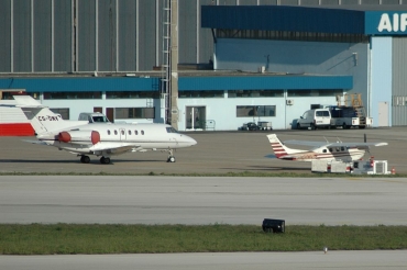CS-DNV (258499) 2000 Raytheon Hawker 800XP