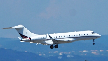 CS-GLH (cn 9816) Bombardier BD-700