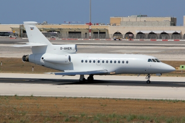 D-AHER (78) 2001 Dassault Falcon 900EX