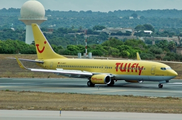 D-AHFY (30417) 2001 Boeing 737-8K5(WL)