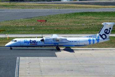 G-JECG (4098) 2004 Bombardier Dash 8-Q402
