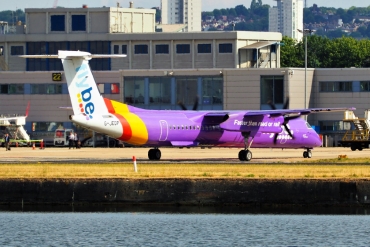 G-JEDP (4085) Bombardier Dash 8-Q402