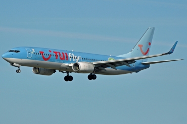 SE-DZN (32903) 2002 Boeing 737-804(WL)