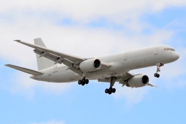 OO-TFA (25622) 1993 Boeing 757-28A(C)