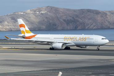 OY-VKI (357) 2000 Airbus A330-343X
