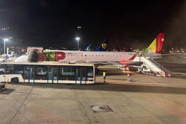 CS-TAW (19000303) Embraer 190-200LR