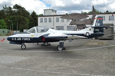 65-10824 (40903) 1965 Cessna T-37B Tweety Bird