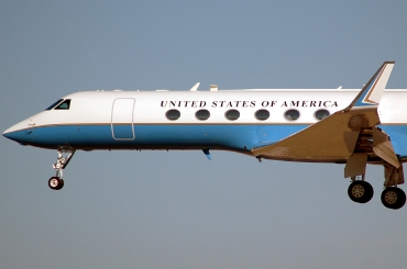 99-0404 (590) 1999 Gulfstream Aerospace C-37A