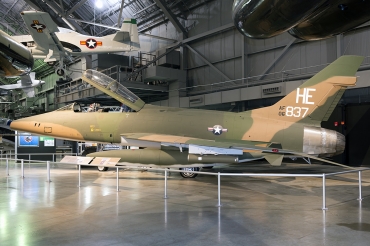 56-3837 (243-113) 1958 North American QF-100F Super Sabre