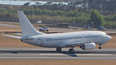 C-GDEJ (032427) Boeing 737-73V