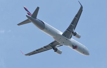 CC-BEK (7128) 2016 Airbus A321-211