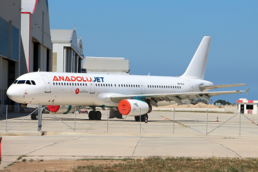 9H-SLG (1946) 2003 Airbus A321-231