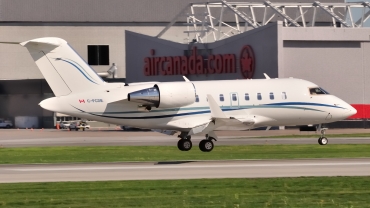 C-FCDE (5392) 2013 Bombardier Challenger 605