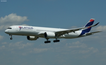 A7-AMA (079) 2016 Airbus A350-941