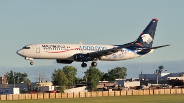 XA-AML (cn 36707) Boeing 737-852