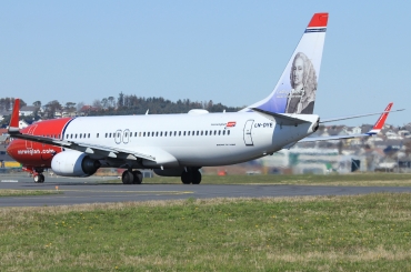 LN-DYE (39003) 2010 Boeing 737-8JP WL