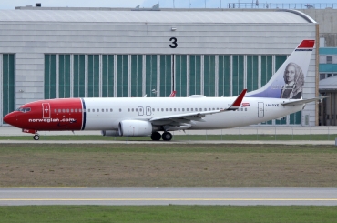 LN-DYE (39003) 2010 Boeing 737-8JP WL