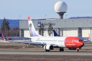 LN-NIB (36879) 2011 Boeing 737-86J WL
