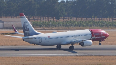 LN-DYF (39004) 2010 Boeing 737-8JP WL
