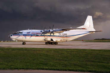 RA-12988 (00347206) Antonov An-12B