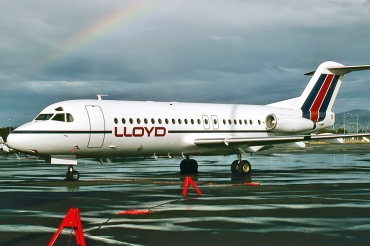 VH-LAR (11212) 1990 Fokker F28-4000 Fellowship