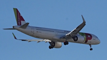 CS-TJI (8270) 2018 Airbus A321-251N