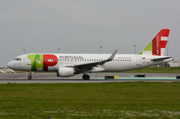 CS-TNQ (3769) 2009 Airbus A320-214(WL)