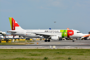 CS-TNJ (1181) 2000 Airbus A320-214