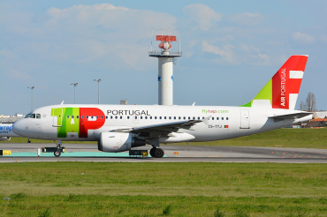 CS-TTJ (979) 1999 Airbus A319-111