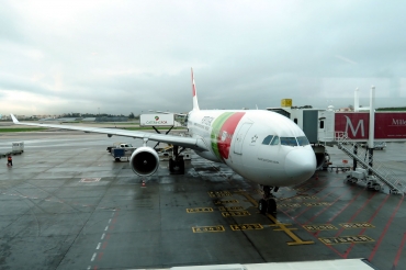 CS-TOK (317) 1999 Airbus A330-223