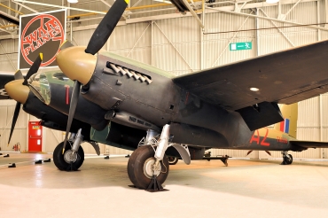 TA639 / AZ-E DeHavilland DH-98 Mosquito TT35