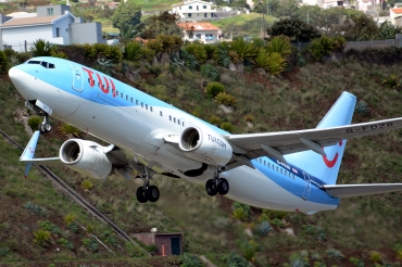 G-FDZR (35145) 2009 Boeing 737-8K5(WL)