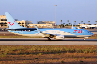 G-TAWC (39922) 2012 Boeing 737-8K5(WL)