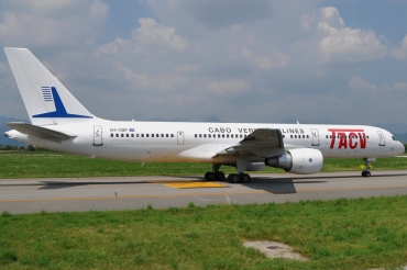 D4-CBP (30045) 2001 Boeing 757-2Q8