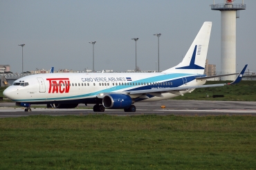 D4-CBX (30039) 2000 Boeing 737-8Q8(WL)