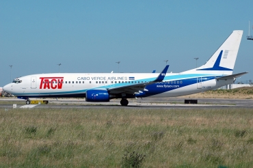 D4-CBX (30039) 2000 Boeing 737-8Q8(WL)