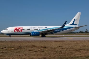 D4-CBX (30039) 2000 Boeing 737-8Q8(WL)
