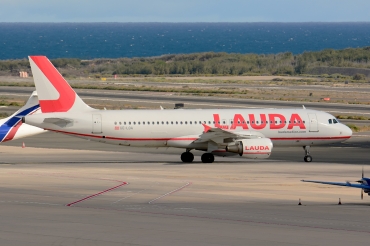 OE-LOA (3147) 2007 Airbus A320-214