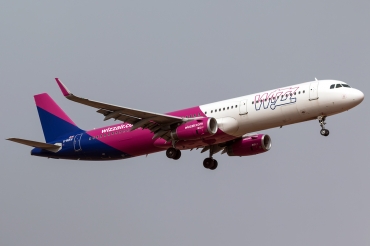 G-WUKG (cn 8236) Airbus A321-231